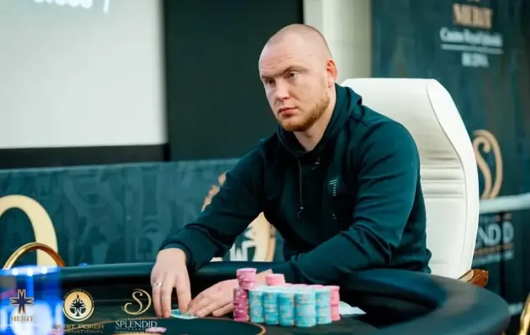 Назар Бугайов покерист