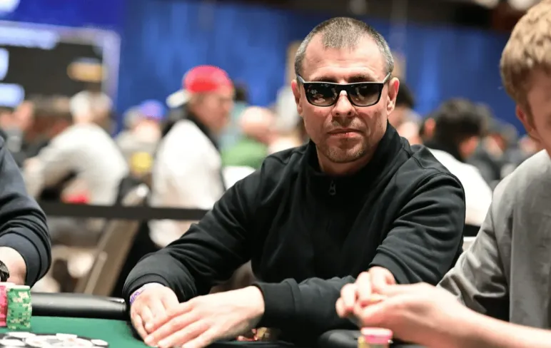 Вячеслав Султанов у грі: 45 BB перед фінальним ривком в ME WSOPE