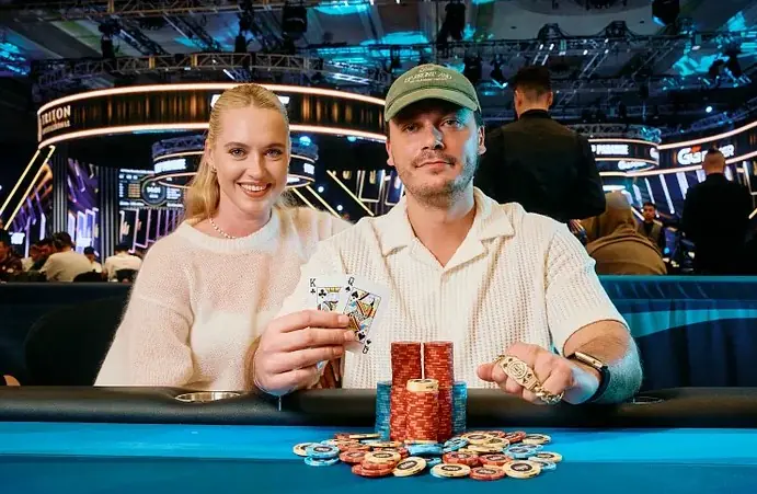 Рокас Асіпаускас покерист