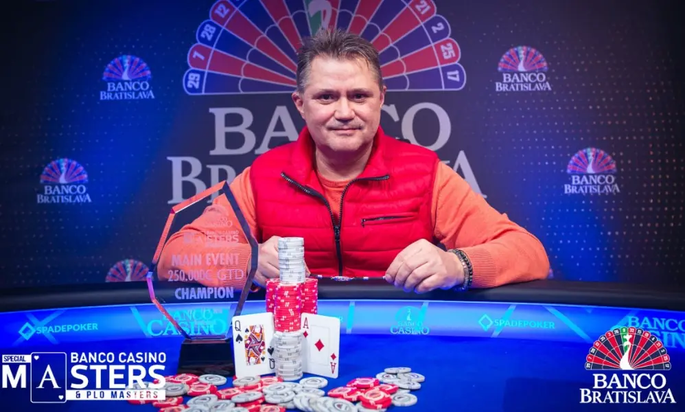 Максим Роньшин покерист