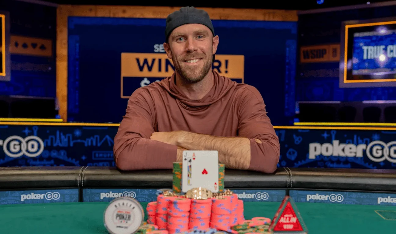 Сет Девіс виграє $4,700,000 та довгоочікуваний браслет WSOP