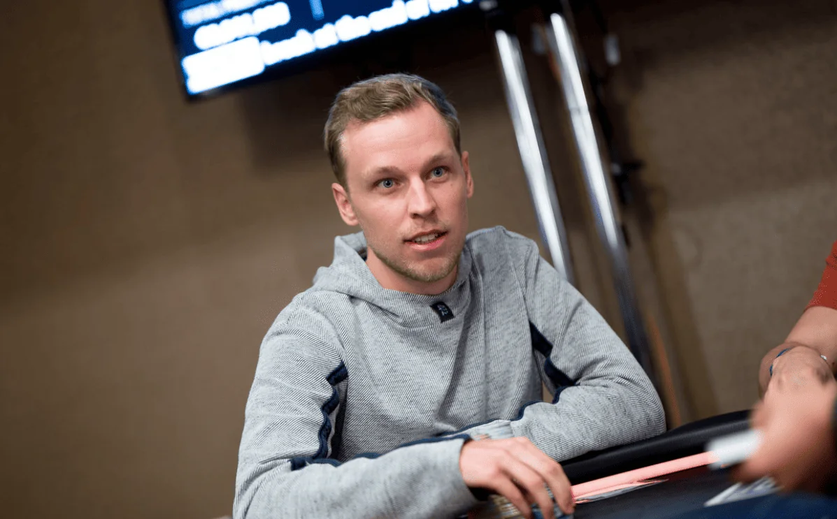 Саймон Метсон - чиплідер фінального столу GGMillion$