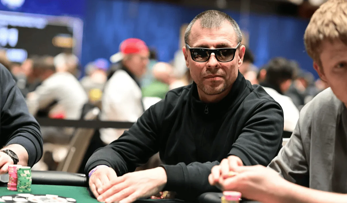 В'ячеслав Султанов у грі: 45 BB перед фінальним ривком в ME WSOPE