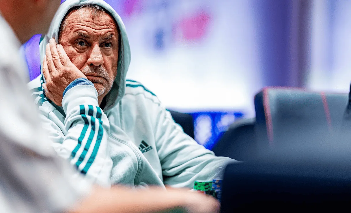 Олександр Довженко фінішував шостим на WSOP Super Seniors